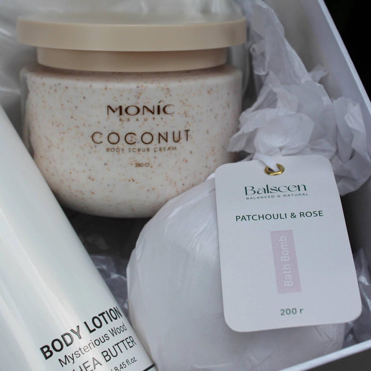 Подарочный набор косметики для девушки