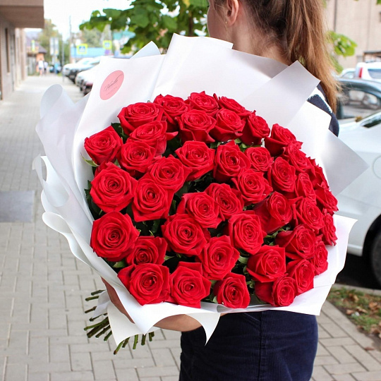 Букет из 41 красной розы Рэд Наоми