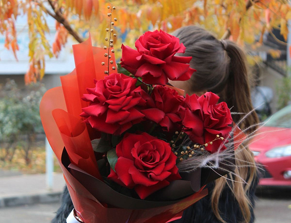 Правила ухода за композициями цветов