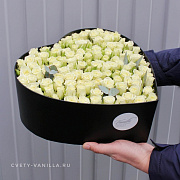 Стильная композиция с кустовой розой