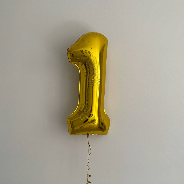 Воздушные шары цифры: Цифра 1 метровая в золотом цвете