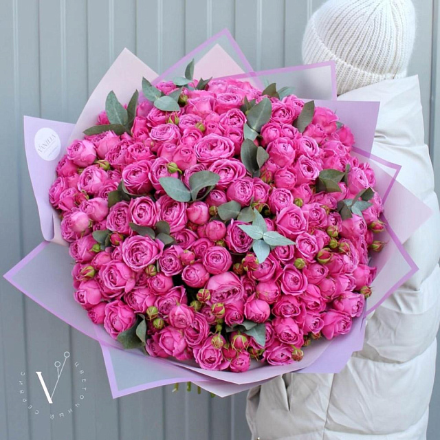 51 кустовая роза с эвкалиптом - изображение 2