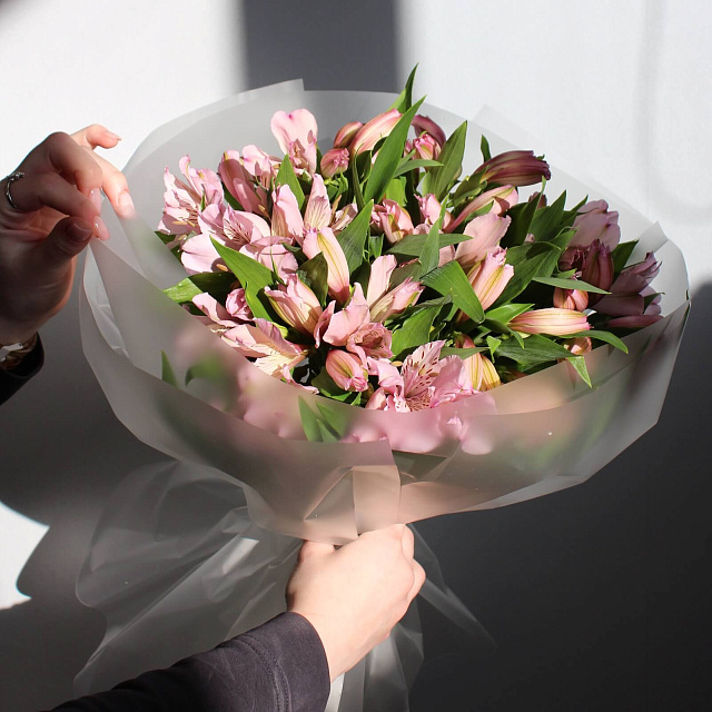 Цветы: Букет альстромерий