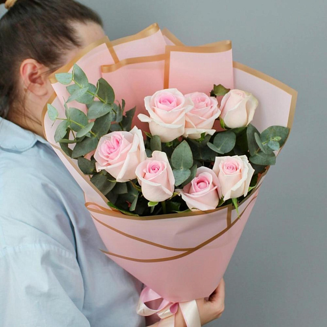 Букет из роз Свит Ревиваль с эвкалиптом  - изображение 2