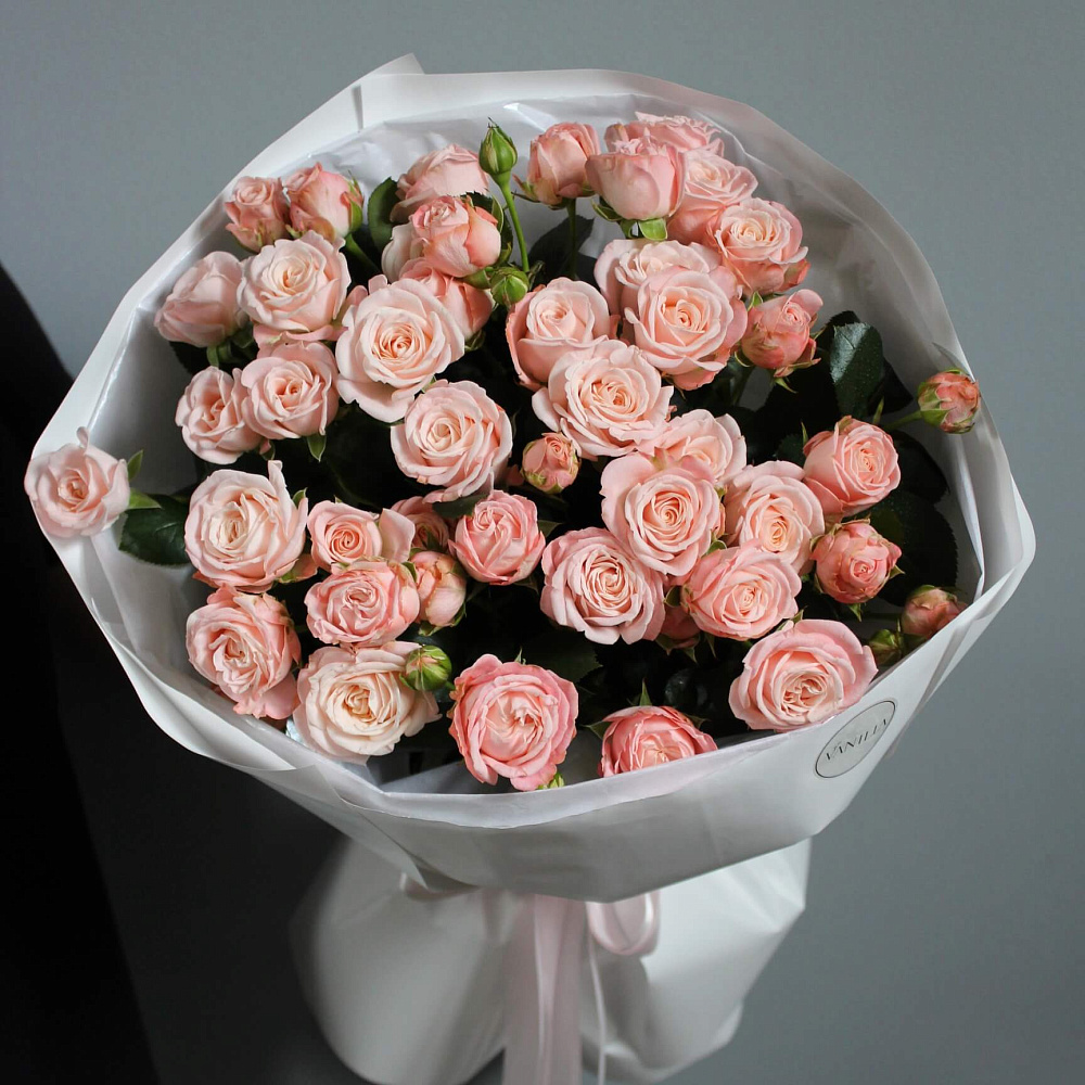 Букет из 9 веток пионовидной розы