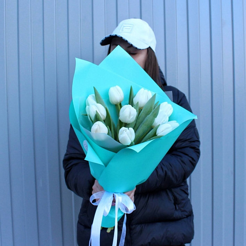 Недорогие букеты: Букет из 11 белых тюльпанов