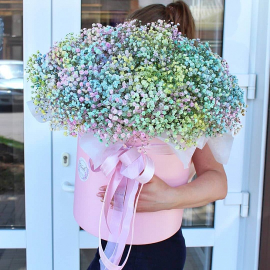 Большой цилиндр с радужной гипсофилой "Облако"