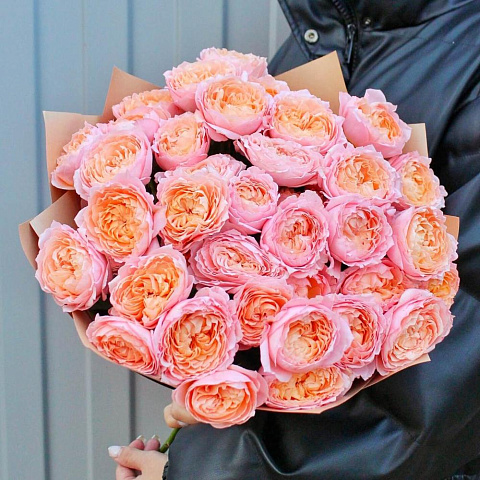 Букет из 11 веток пионовидной розы Джульетта - изображение 2