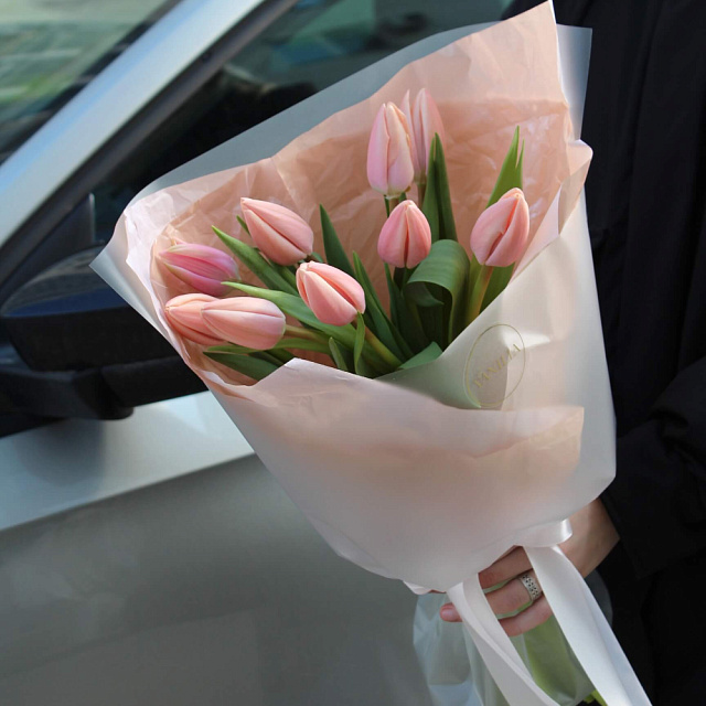Букет из 9 лососевых тюльпанов - изображение 2