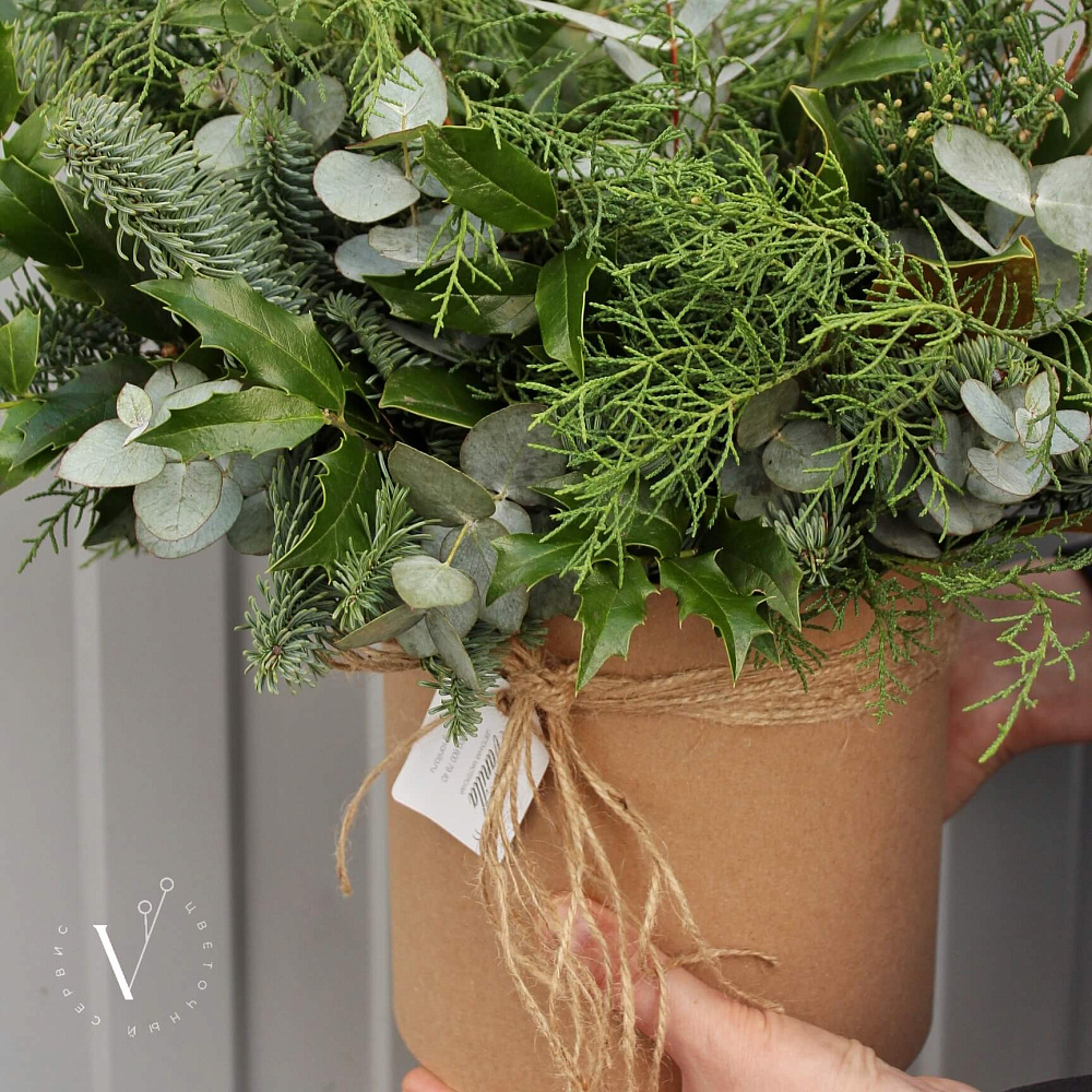 Кашпо ручной работы с сухоцветами