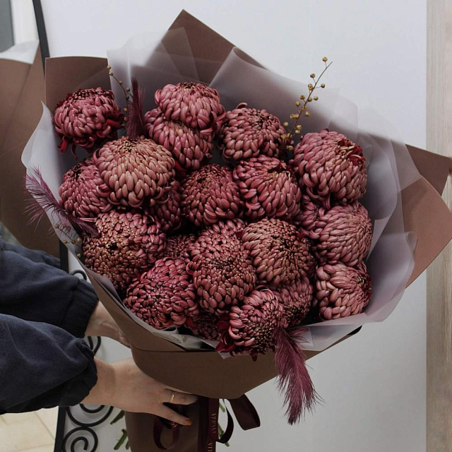 Букет из 25 шоколадных хризантем Бигуди - изображение 2