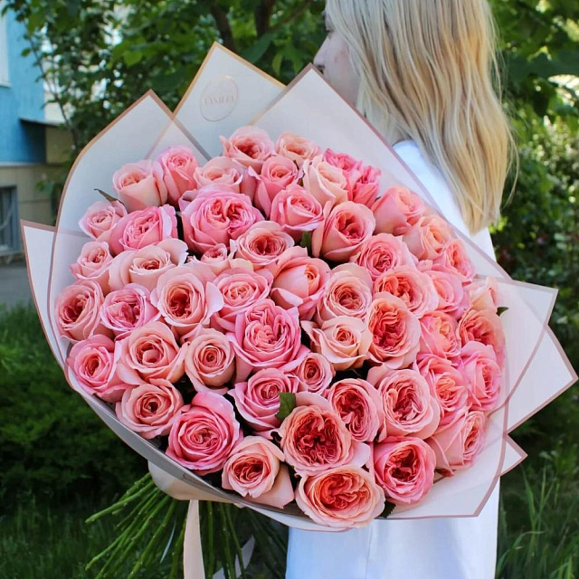 Букет из 51 пионовидной розы Лондон Ай - изображение 2