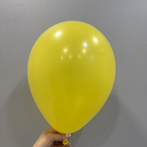 Шар желтый латексный - изображение 2