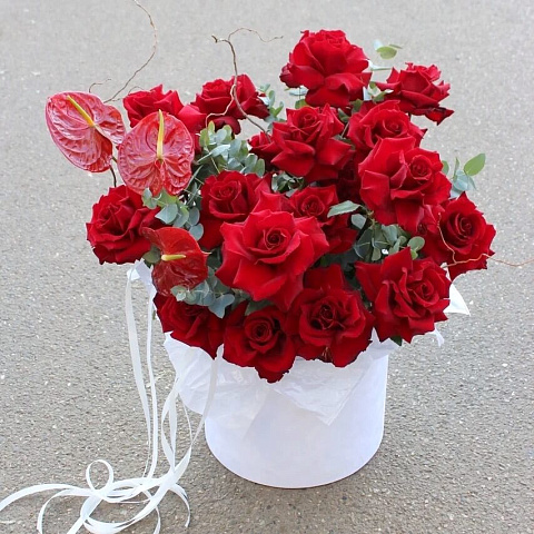 Букеты  девушке : композиция "лав"