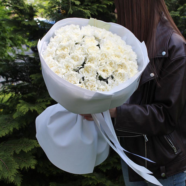 Букет из белых диантусов