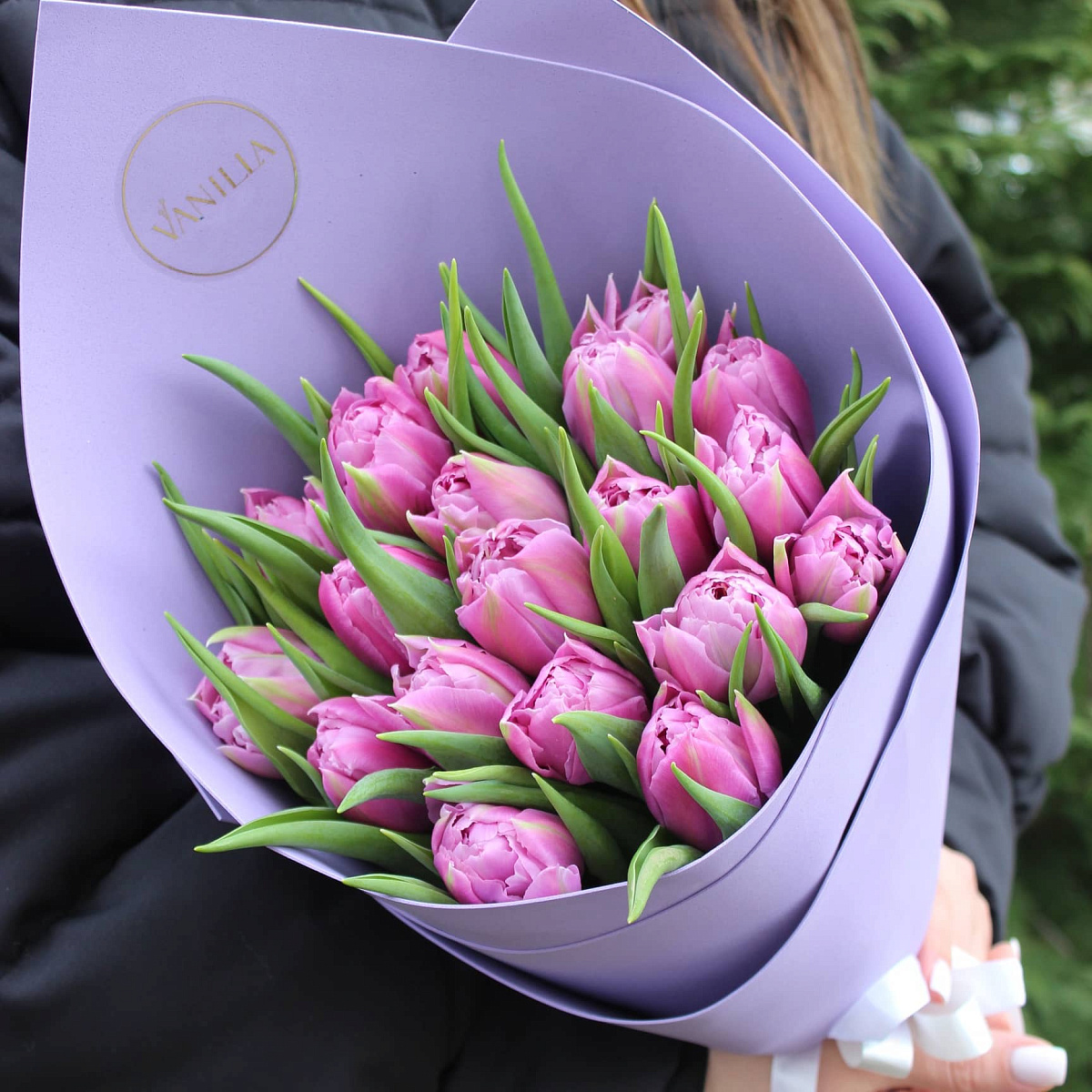 Букет из 19 пионовидных тюльпанов