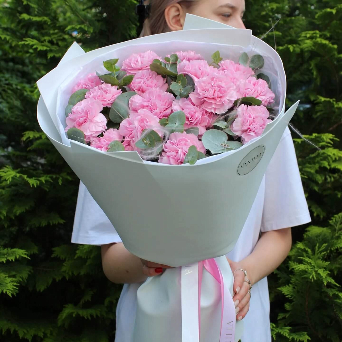 Букет из розовых гвоздик