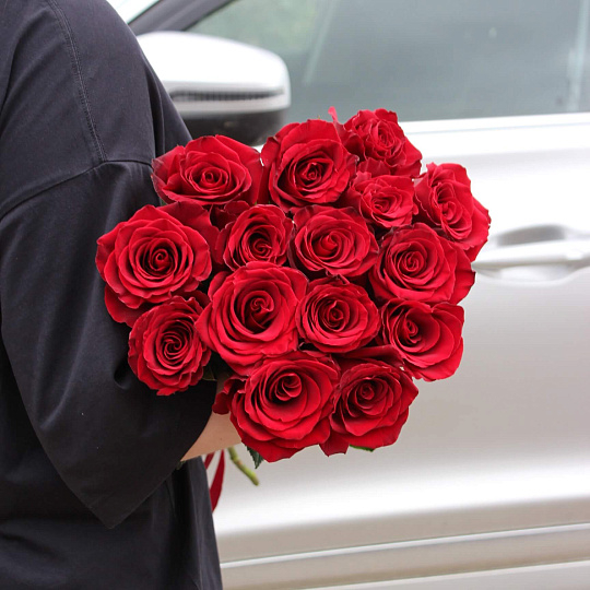Букет красных роз: Букет из 15 красных роз под ленту
