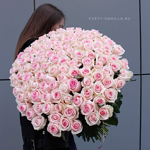 Букет из 119 нежно-розовых роз