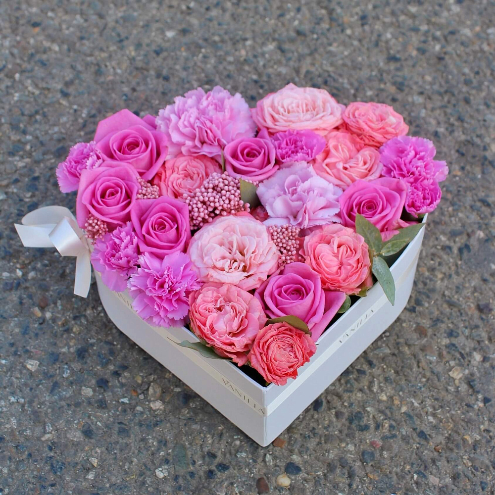 Сердце из цветов "For Barbie"