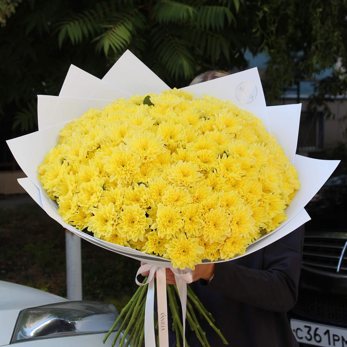 Букет из желтой хризантемы Балтика 25 шт.