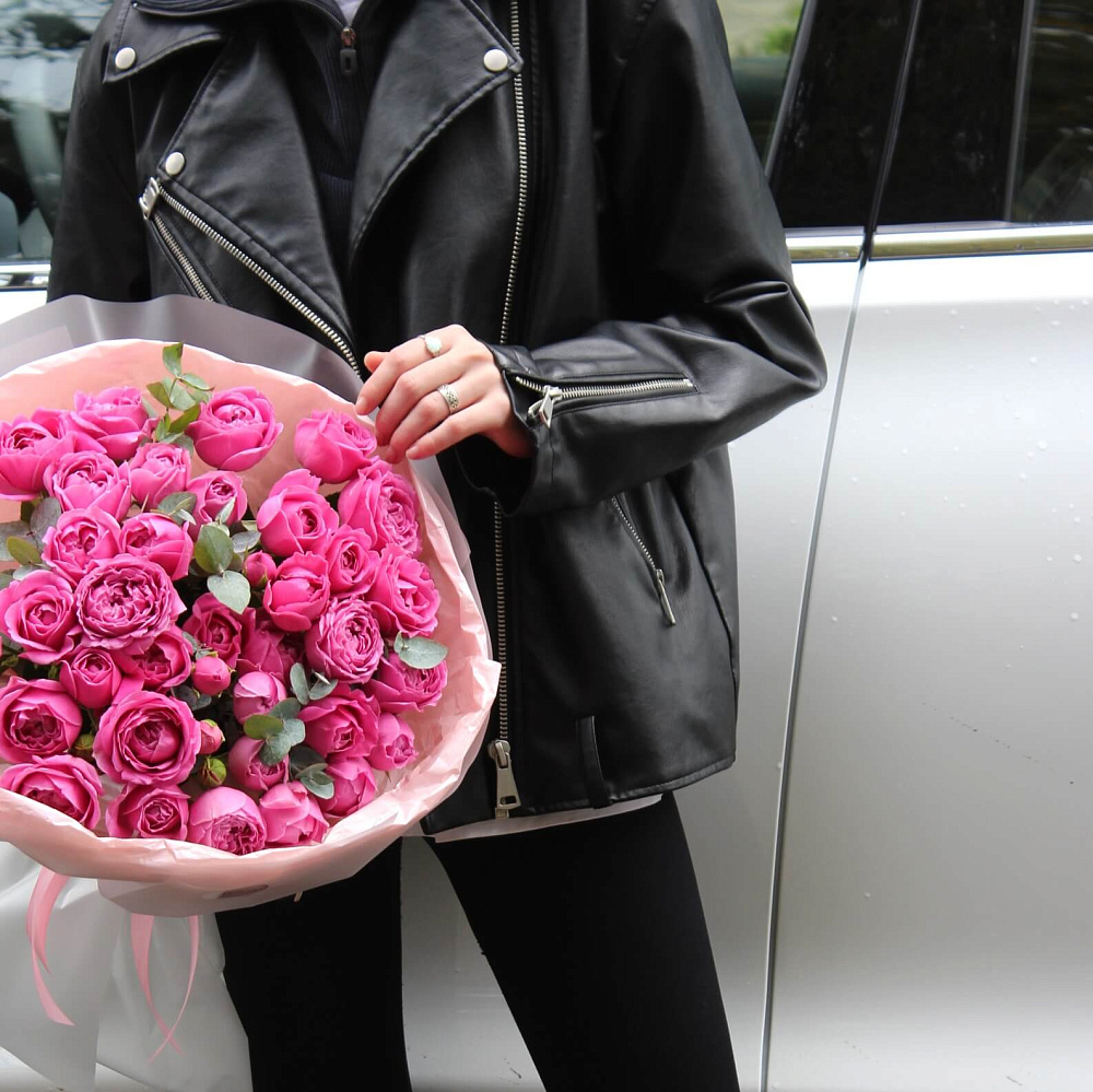 Букет из 15 малиновых роз