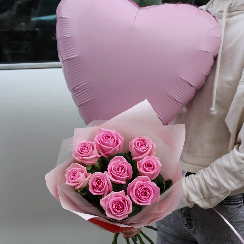 Букет из розовых роз сорта "Аква"