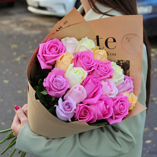 Букет из 19 ярких роз микс  - изображение 2