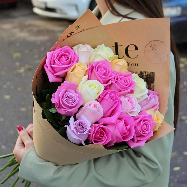 Букет из 19 ярких роз микс  - изображение 2