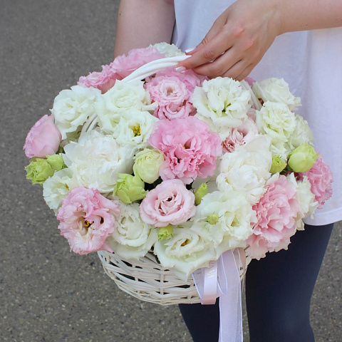 Корзинка с эустомой - изображение 2