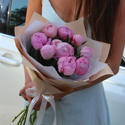 Букет из 9 розовых пионов Сара Бернар - изображение 2