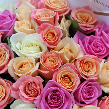 Букеты из 35 роз: Яркий микс из 35 роз 50 см