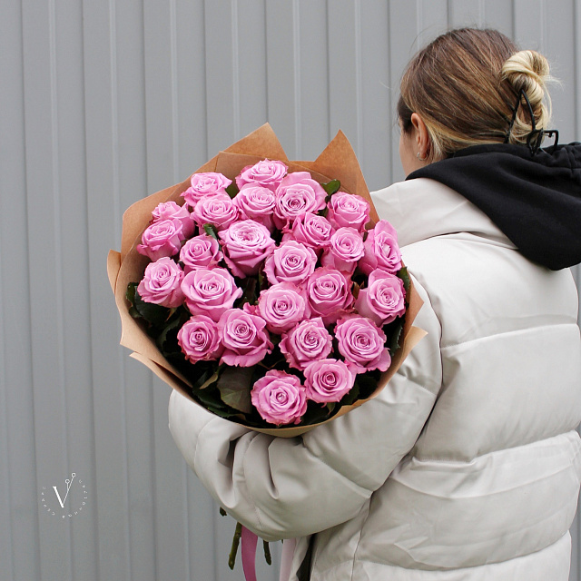 25 роз: Букет из 25 сиреневых роз 50 см