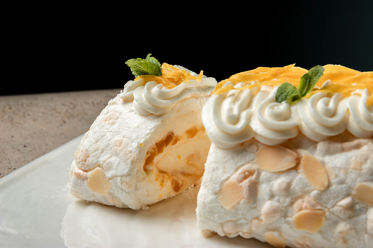 Торт "Меренговый рулет"