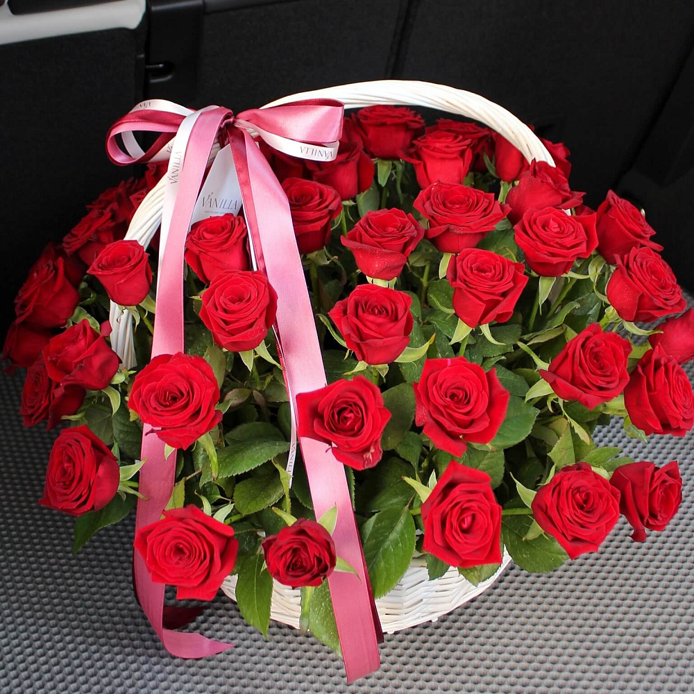 Корзина из красных роз Medium