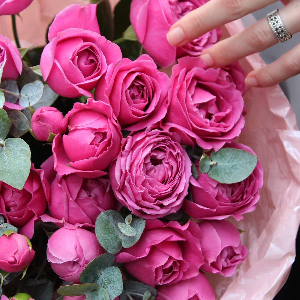 Букет из 15 малиновых роз