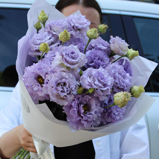 Нежный букет из сиреневой эустомы - изображение 2
