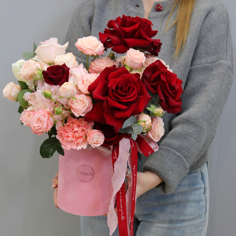 композиция во флористической губке