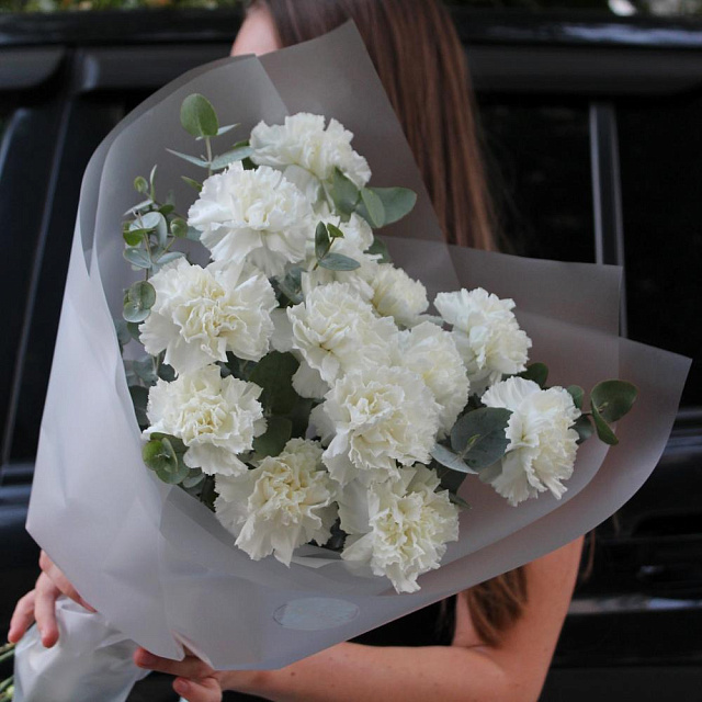 Букет из белых гвоздик - изображение 2