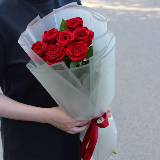 Цветы на праздник: Букет из роз "Знак внимания"