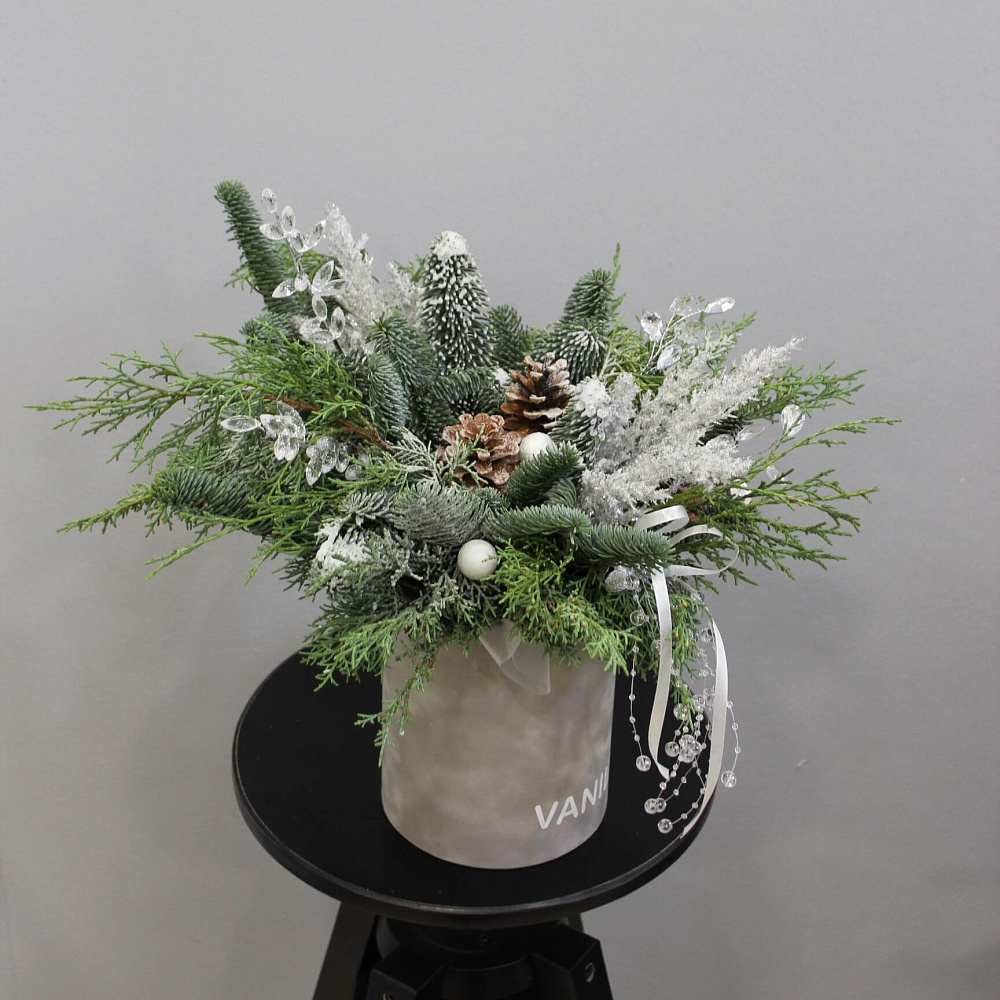 Композиция "Нежная елка"