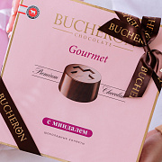 Коробка конфет Bucheron с миндалем