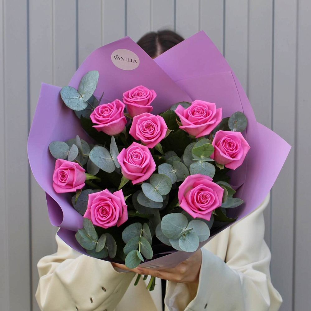 Букет из 9 роз Aqua с эвкалиптом