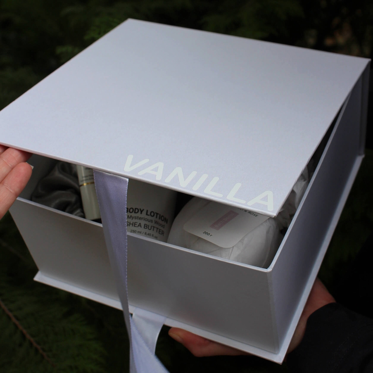 Подарочный набор косметики для девушки