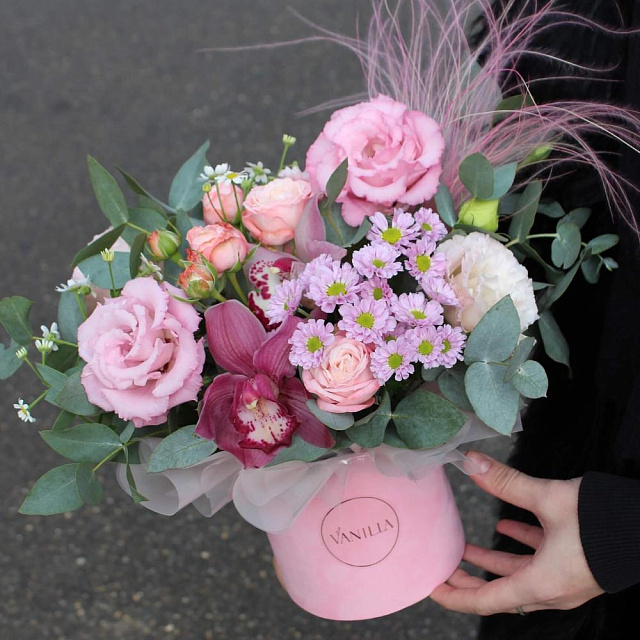 эустома и диантусы в боксе - изображение 2