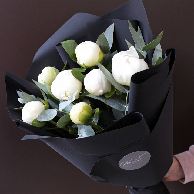 Цветы: Ароматные пионы с эвкалиптом