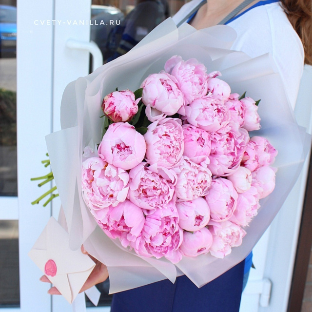 Цветы на праздник: Букет из 25 пионов