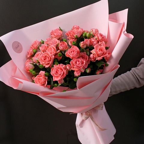 Букеты из 11 роз : 11 кустовых роз "Барбадос" 60 см