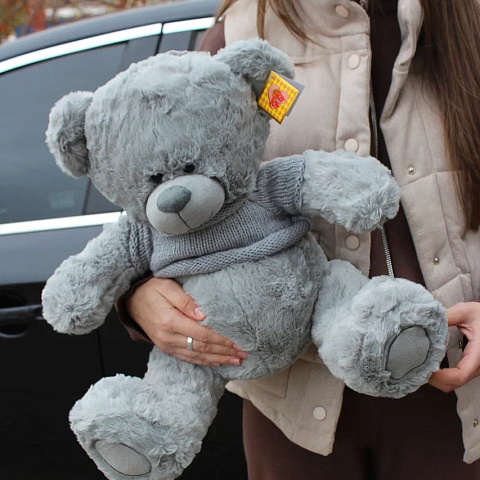 Новогодние композиции с цветами: Мишка серый