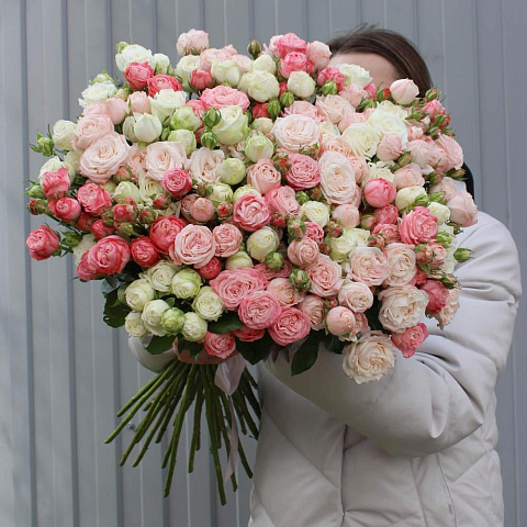 Стильный микс из пионовидных роз - изображение 2